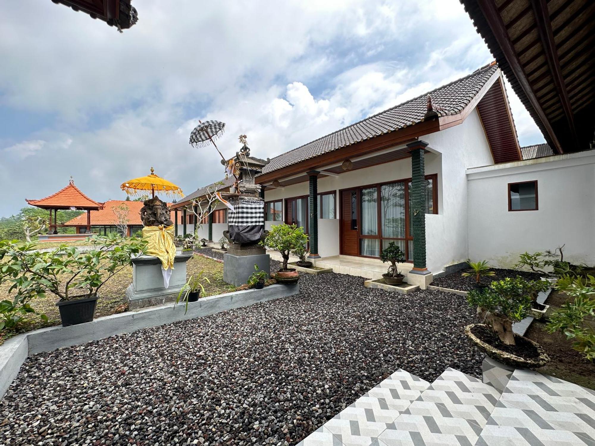 Appartamento Bali Basuki Retreat Center Besakih Esterno foto