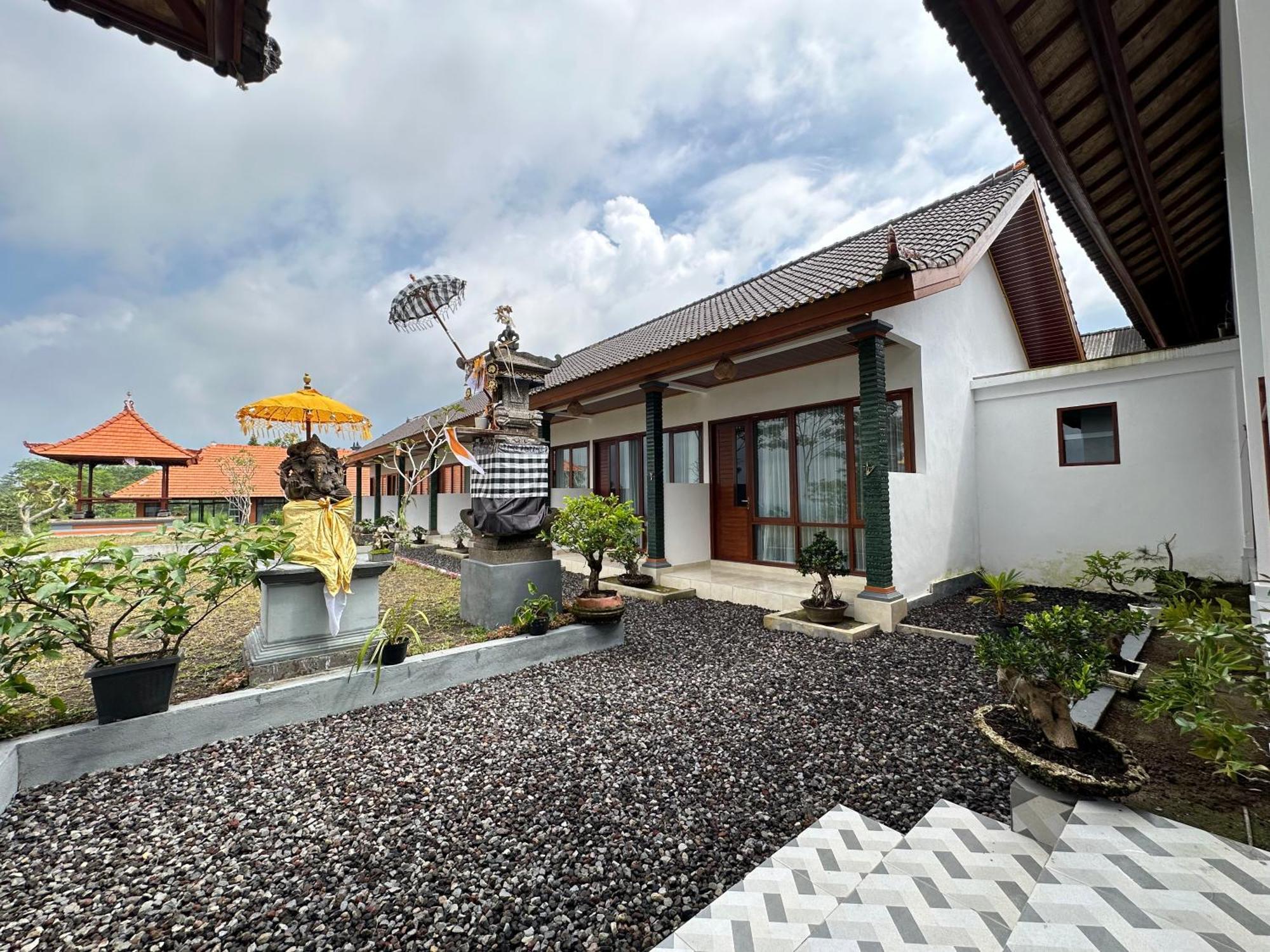 Appartamento Bali Basuki Retreat Center Besakih Esterno foto