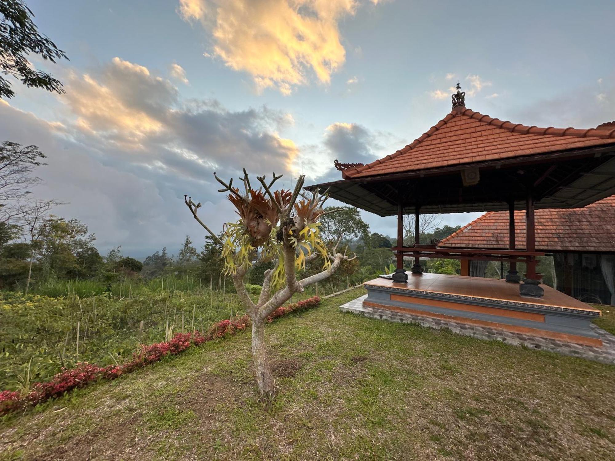 Appartamento Bali Basuki Retreat Center Besakih Esterno foto