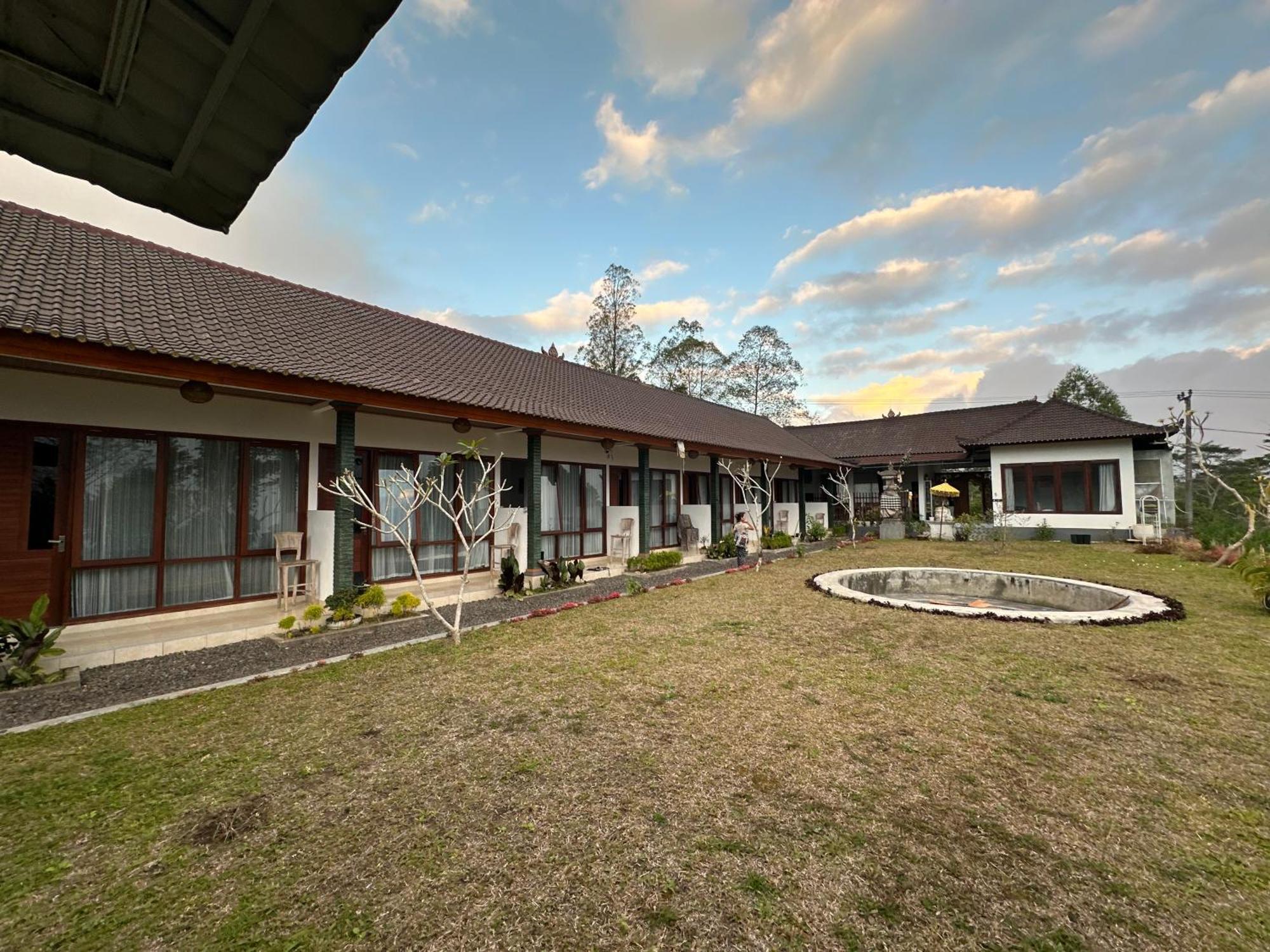 Appartamento Bali Basuki Retreat Center Besakih Esterno foto
